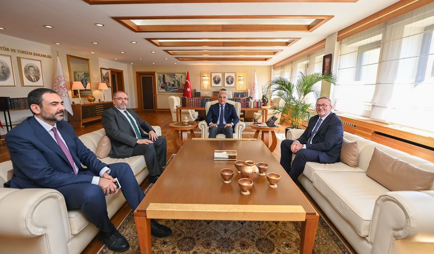 Bakan Ersoy ile Prof. Dr. Erhan Afyoncu’dan tarih ve kültür buluşması