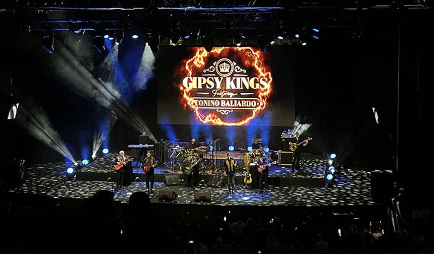 Gipsy Kings, İstanbul'da konser verdi