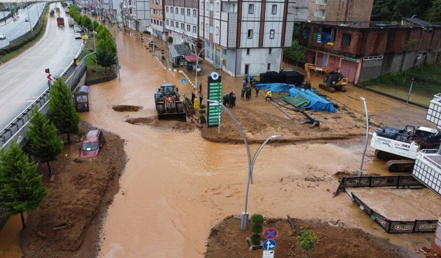 Rize'de sağanağın yol açtığı hasar 1 milyar 42 milyon lira