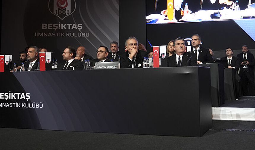 Beşiktaş’ta Serdal Adalı yönetimi oy çokluğuyla ibra edildi