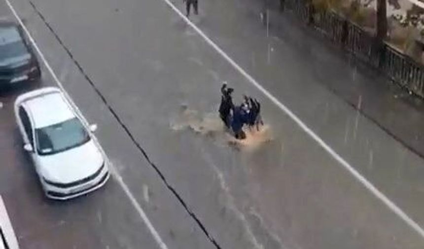 İstanbul'da korku dolu dakikalar! Suya kapılan kadın böyle sürüklendi