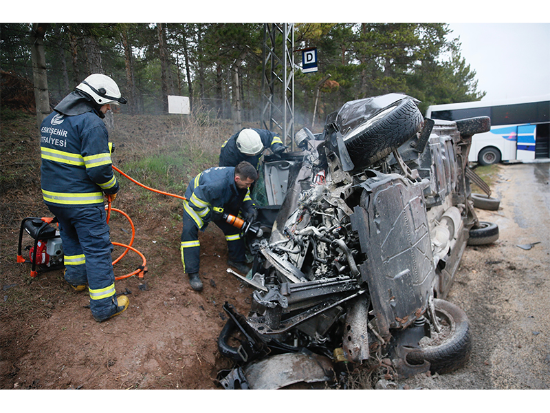 Eskişehir’de zincirleme trafik kazasında 12'si asker 14 kişi yaralandı