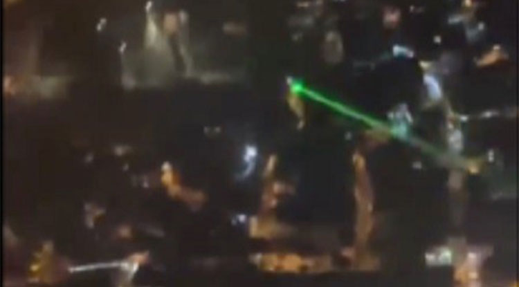 Duyarsız Vatandaş Uçağa Lazer Tutarak Uçuş Güvenliğini Tehlikeye Attı 1