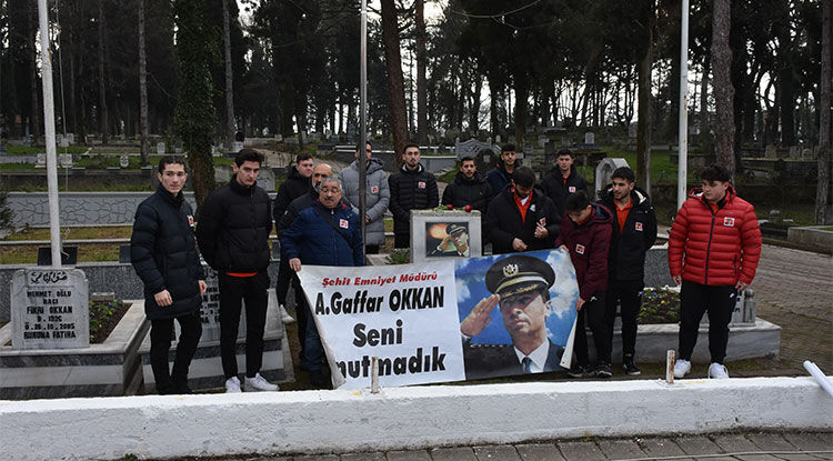 Şehit Emniyet Müdürü Ali Gaffar Okkan Mezarı Başında Anıldı 2