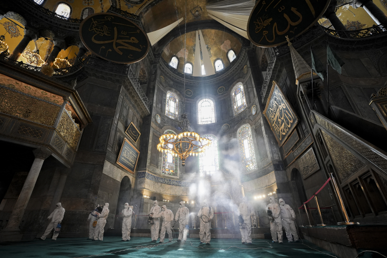 Ayasofya Camii, On Bir Ayın Sultanına Hazırlanıyor1