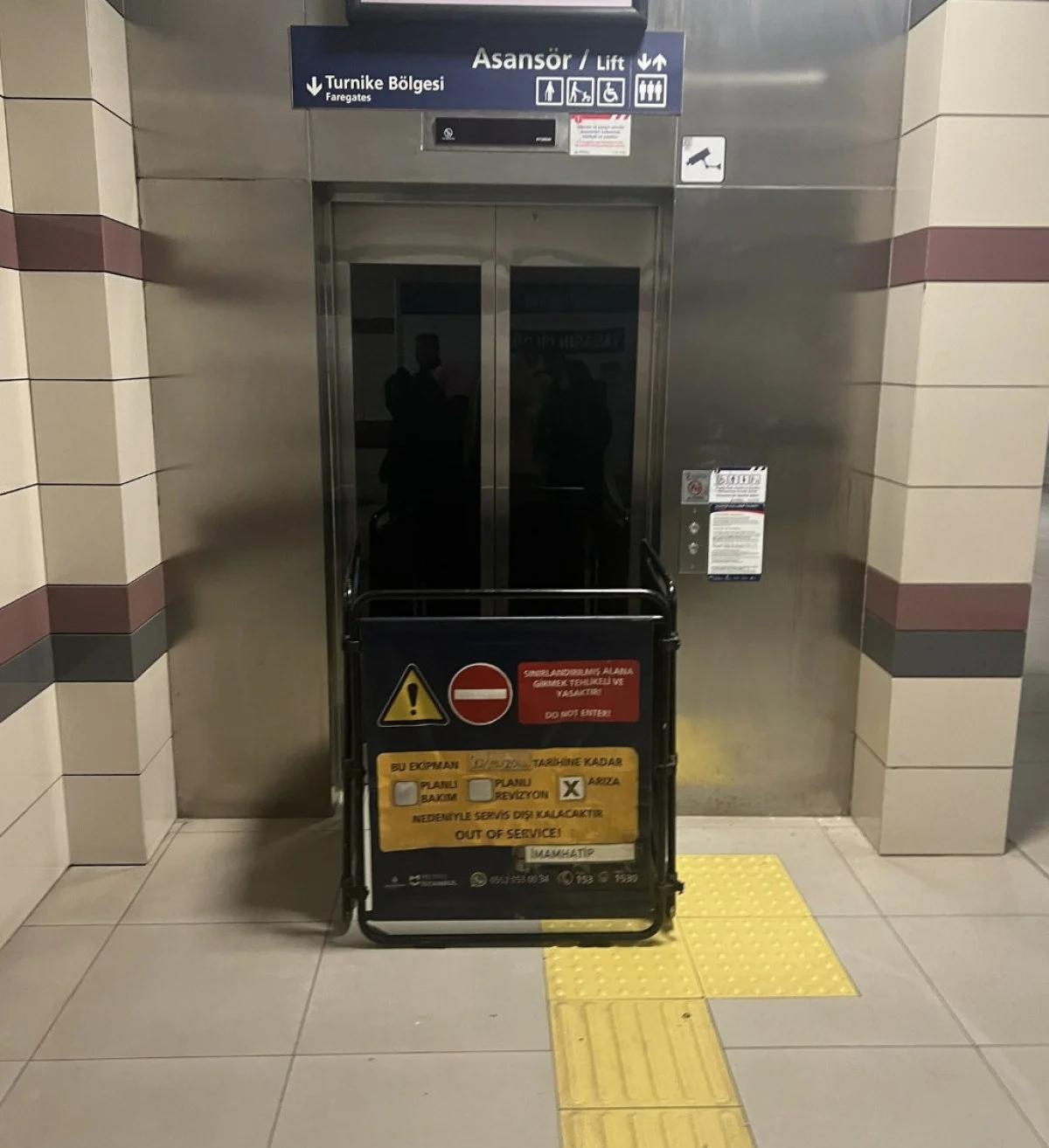 İstanbullular Yolda Kaldı, Metro Bir Kez Daha Arızalandı3