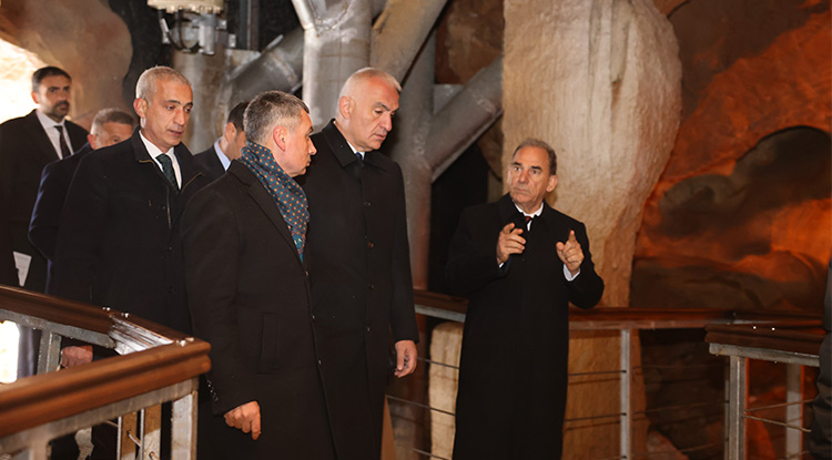 Kültür Ve Turizm Bakanı Ersoy, Tulumtaş Mağarası'nı Ziyaret Etti 1