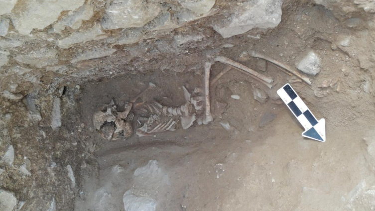 4 Bin 200 Yıllık ‘Zombi Mezarı’ Bulundu1