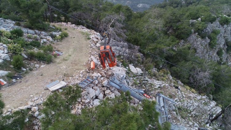 Antalya'daki Teleferik Kazasının Enkazı Havadan Görüntülendi2