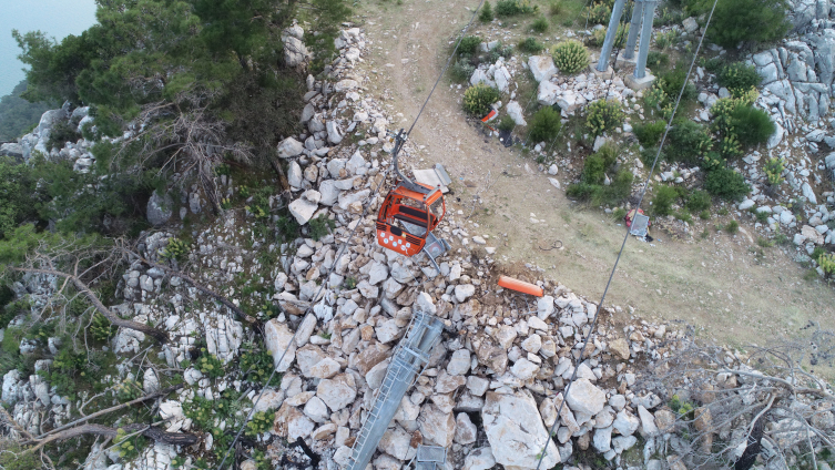 Antalya'daki Teleferik Kazasının Enkazı Havadan Görüntülendi3