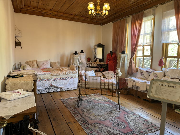 Çankırı Kültür Evi Ziyaretçilerini Nostaljik Yolculuğa Çıkarıyor3