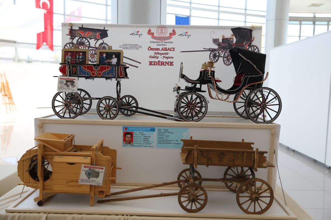 Eski Ulaşım Araçlarının Ahşap Minyatürlerini Yapan Usta Maharetini Aktaracağı Çıraklar Arıyor1