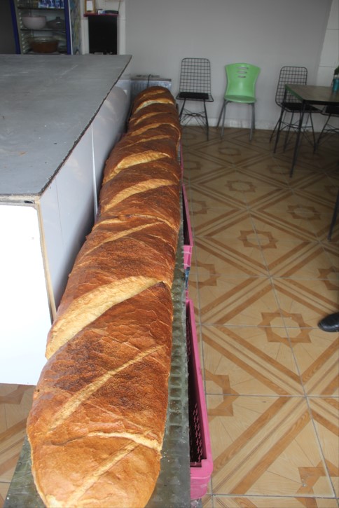 Sivas'ta 3 Metre 80 Santimetre Uzunluğunda Ekmek Yapıldı1