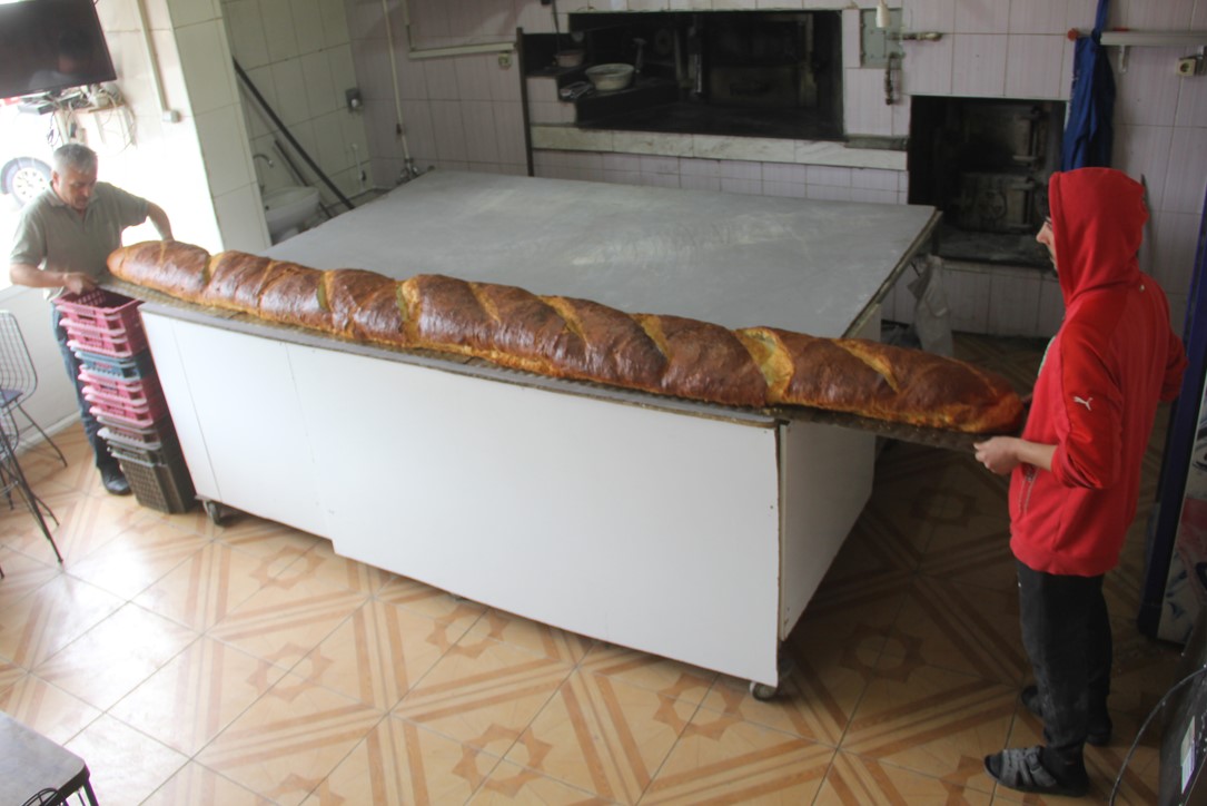 Sivas'ta 3 Metre 80 Santimetre Uzunluğunda Ekmek Yapıldı2