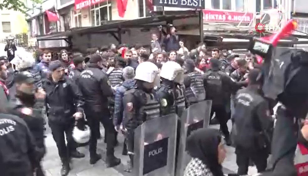 Taksim'e Çıkmak Isteyen Gruplara Polis Müdahalesi3