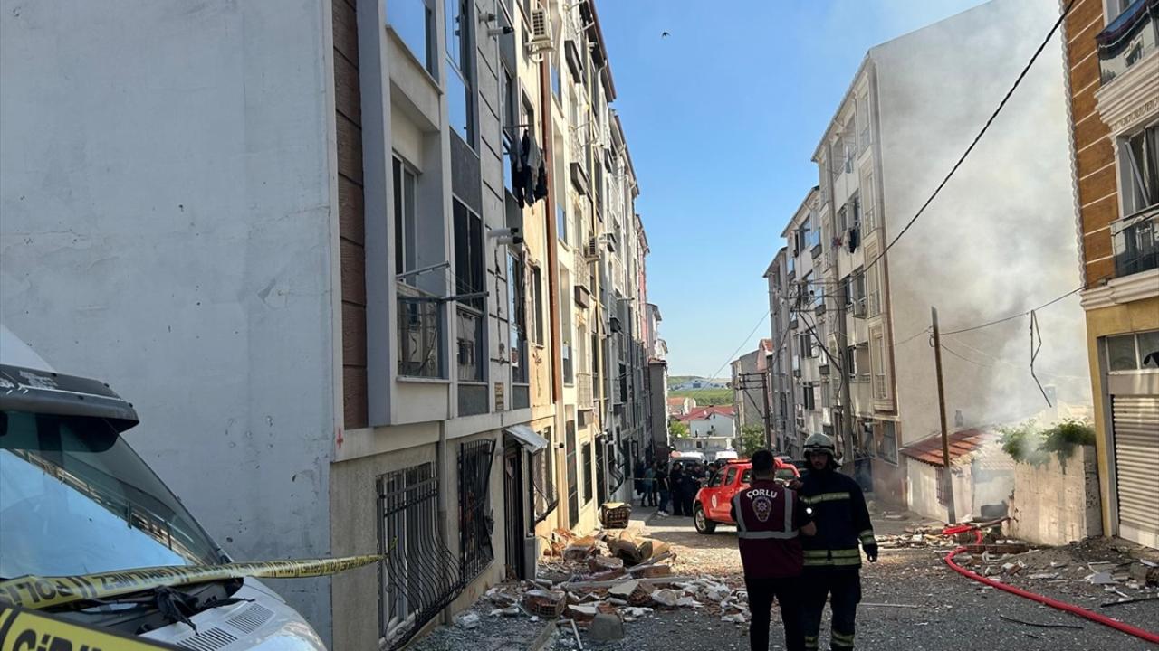 Tekirdağ'da 5 Katlı Apartmanda Meydana Gelen Patlamada Bir Kişi Yaralandı