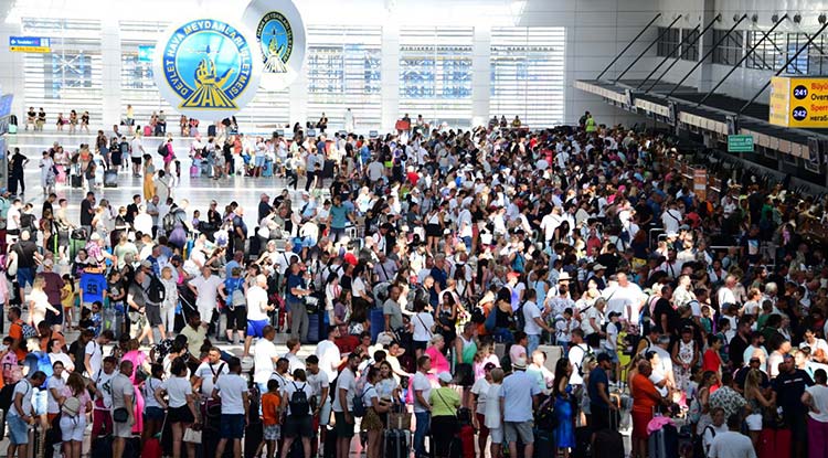 Antalya Havalimanındaki Kaosun Nedeni Belli Oldu 5