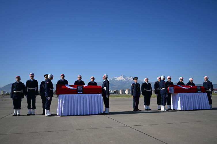 Eğitim Uçağında Şehit Olan Pilotlar Için Tören Düzenlendi1