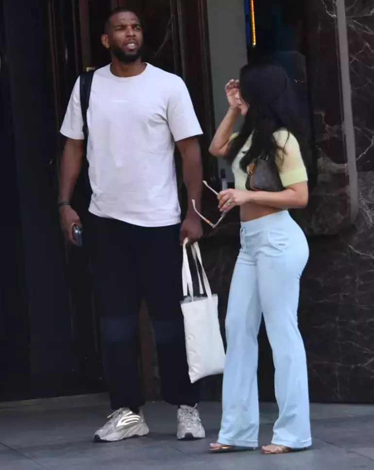 Ryan Babel Sevgilisiyle Boğaz’da Kahvaltıda2