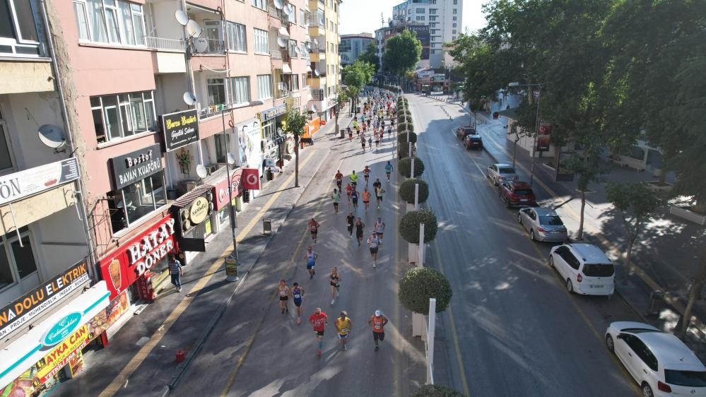 Niğde’de Şehit Ömer Halisdemir Anısına Yarı Maraton Düzenlendi1