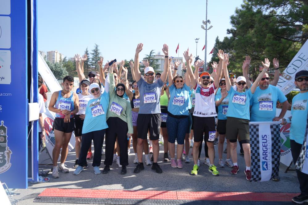 Niğde’de Şehit Ömer Halisdemir Anısına Yarı Maraton Düzenlendi2