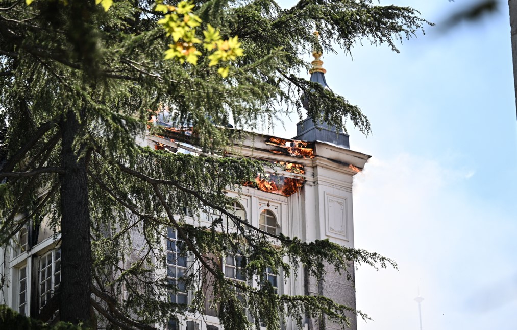 Sağlık Bilimleri Üniversitesi'nin Çatı Katında Yangın4