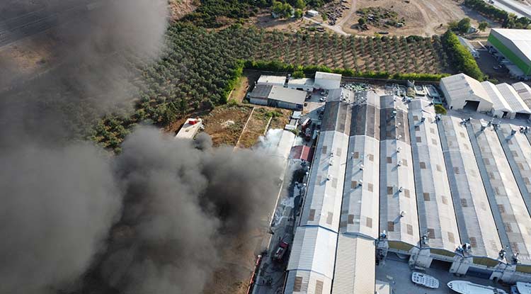 Orhangazi Deki Yat Fabrikasında Yangın Çıktı 3