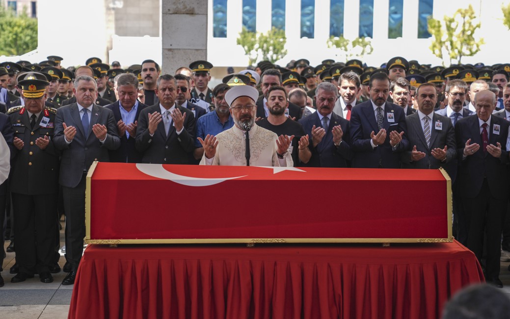 Pençe Kilit Şehidi Muhammed Emin Önk Son Yolculuğuna Uğurlandı5