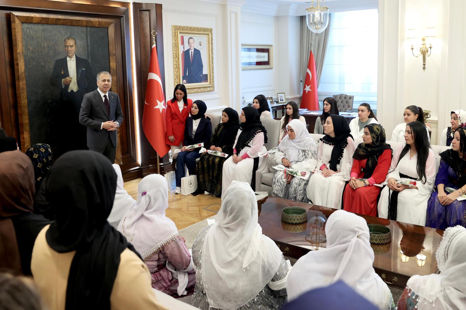 Bakan Yerlikaya, Şehit Ve Gazi Ailelerini Ağırladı3