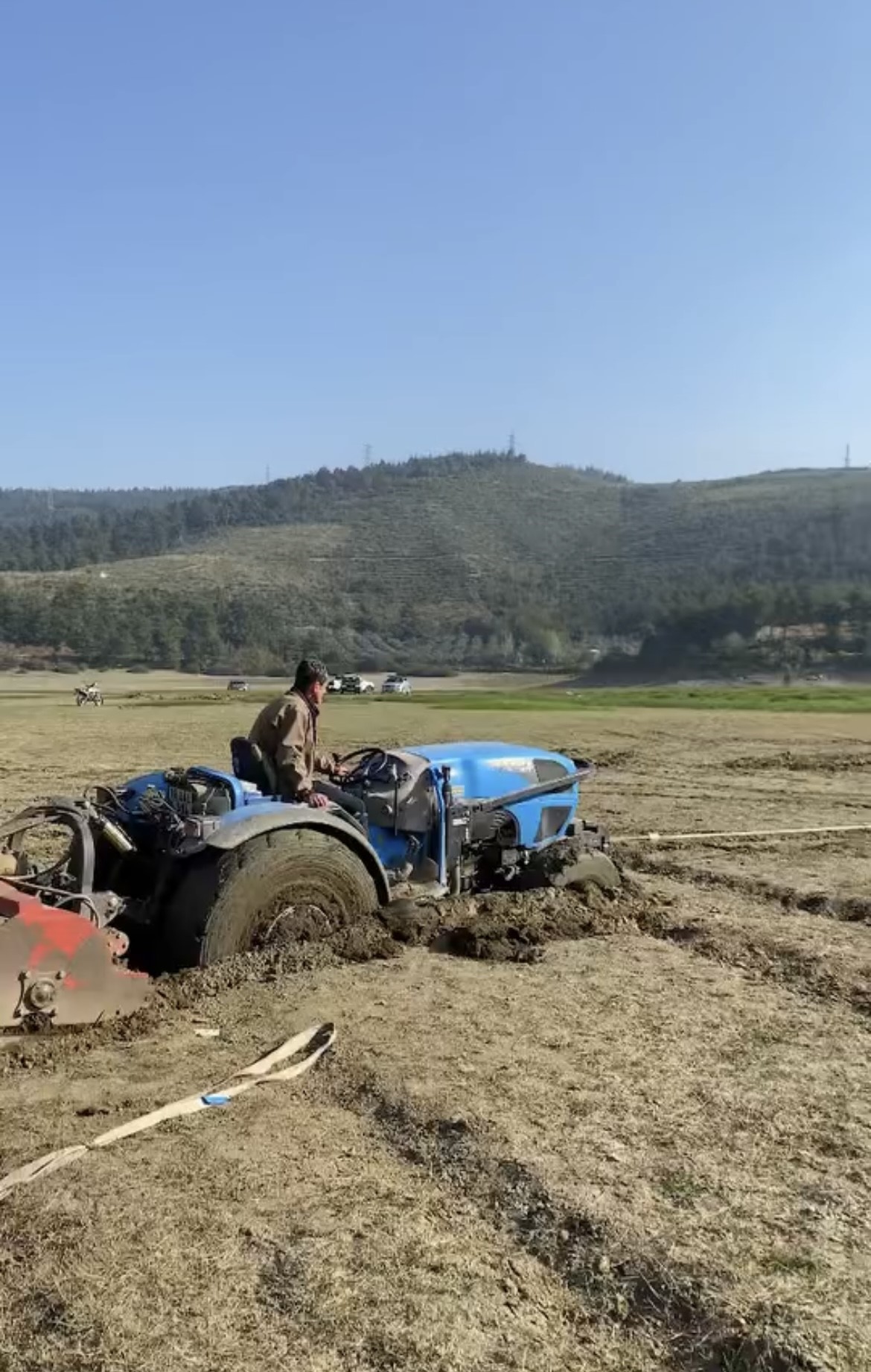 Bursa’da Pikniğe Giden Bataklığa Saplandı2