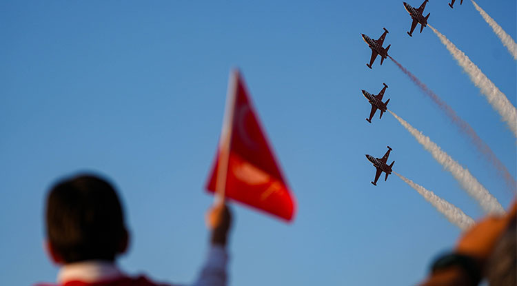 Türk Yıldızları, Cumhuriyet Bayramı Dolayısıyla Hava Gösterisi Yaptı