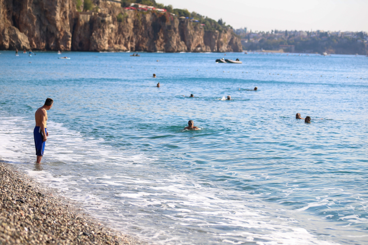 Antalya Kasımda Yazı Yaşıyor1