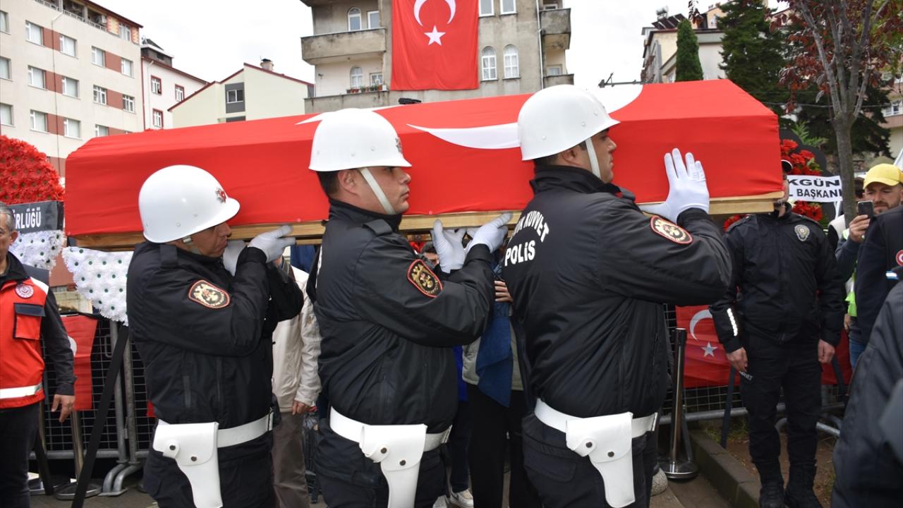 İETT otobüsünün çarpması sonucu şehit olan polis toprağa verildi