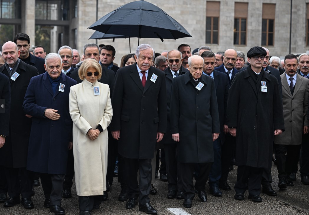 Bahçeli, Eski Bakan Ömer Barutçu’nun Cenaze Törenine Katıldı2