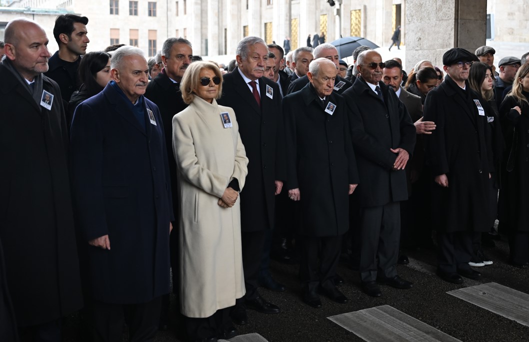 Bahçeli, Eski Bakan Ömer Barutçu’nun Cenaze Törenine Katıldı3