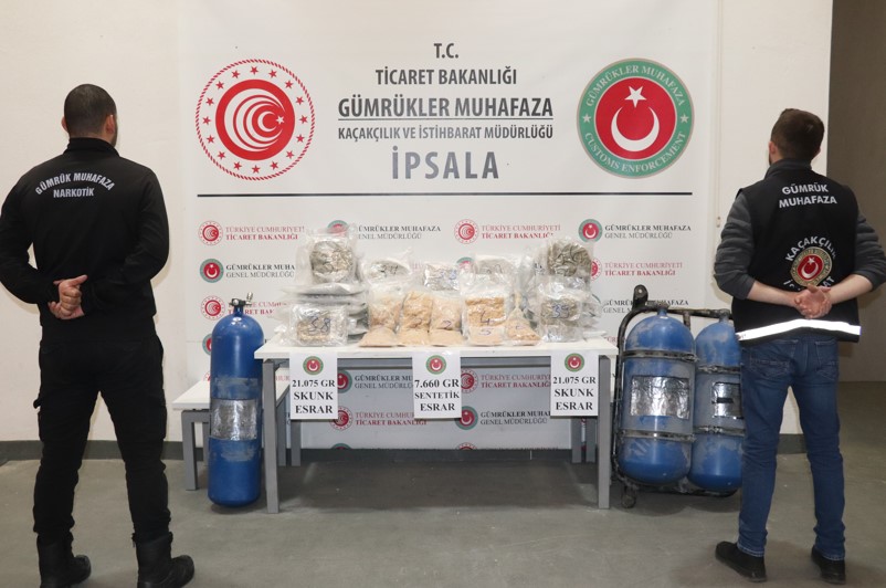 Gümrük Muhafaza Ekipleri 493 Kilogram Uyuşturucu Madde Ele Geçirildi1