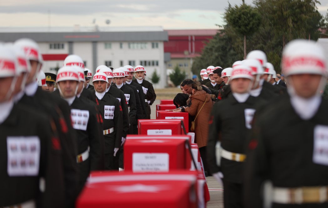 Isparta'da Helikopter Kazasında Şehit Olan Askerlerin Cenazeleri Memleketlerine Uğurlandı3