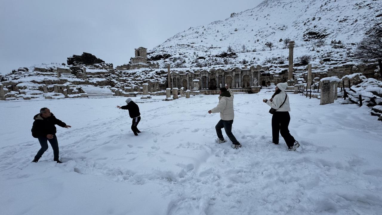 Sagalassos Antik Kenti Kar Yağışıyla Beyaza Büründü