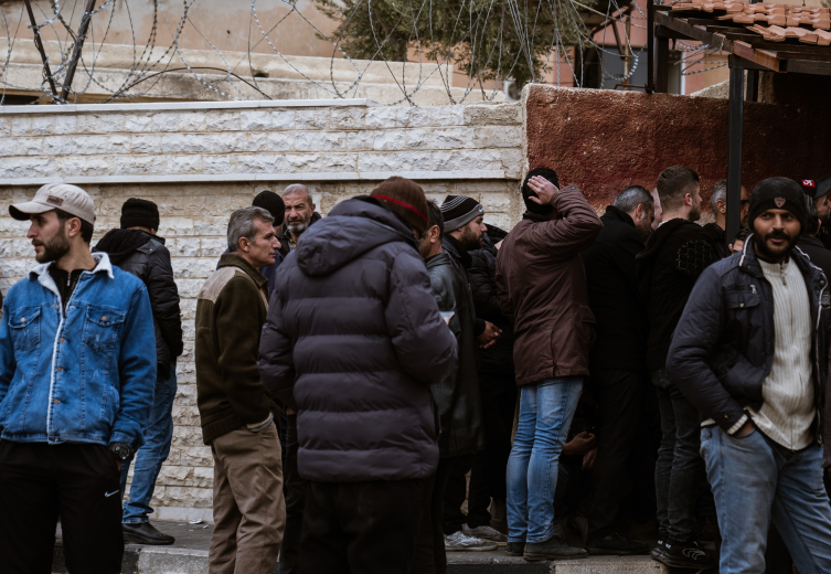 Suriye'de Rejim Unsurları Silahlarını Teslim Etmeye Devam Ediyor1