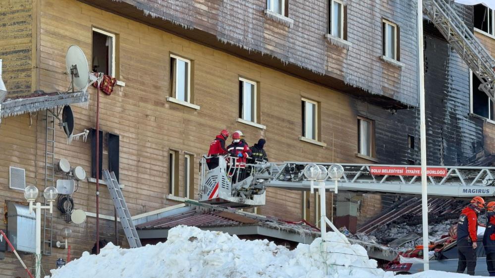 Kartalkaya’da Alevlere Teslim Olan Otelde Acı Bekleyiş4