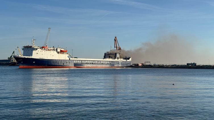 Samsun'da Kuru Yük Gemisinde Yangın1