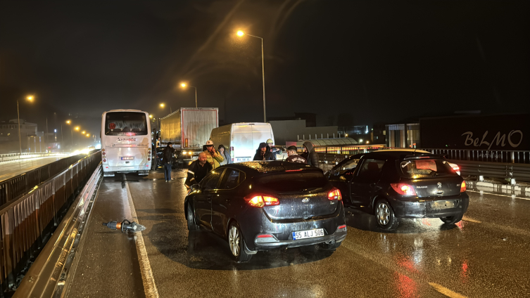 Samsun'da Zincirleme Kazaya 8 Araç Karıştı1