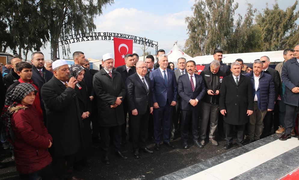 Bakanlar Güler, Bayraktar Ve Bolat'tan Hatay'da Deprem Mezarlığına Ziyaret1