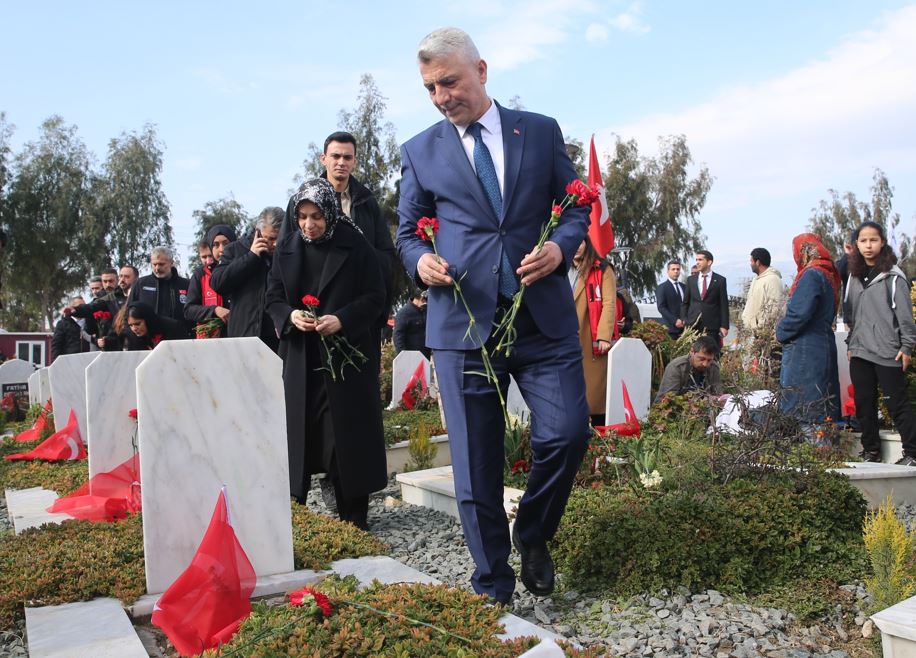 Bakanlar Güler, Bayraktar Ve Bolat'tan Hatay'da Deprem Mezarlığına Ziyaret3