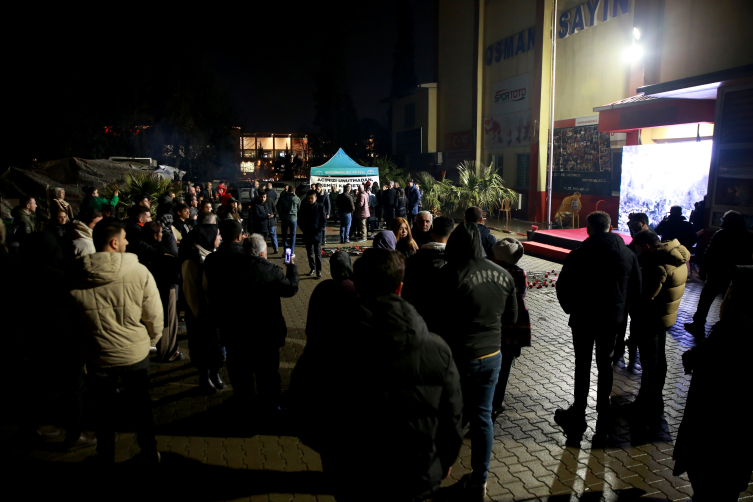 Deprem Bölgesinde Sessiz Yürüyüş15