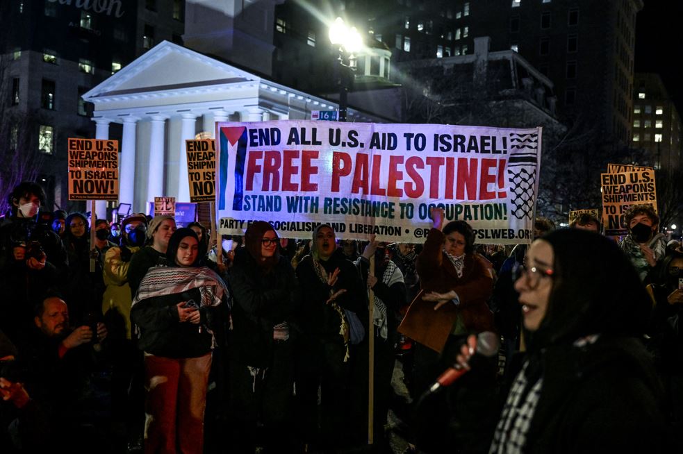 Filistin Destekçileri, Beyaz Saray Önünde Netanyahu Ile Trump'ı Protesto Etti2