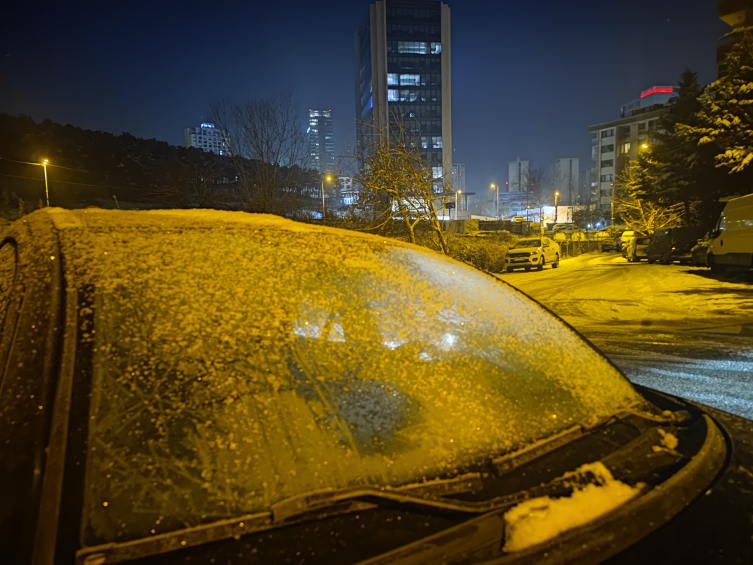 İstanbul'da Yollar Buz Tuttu1