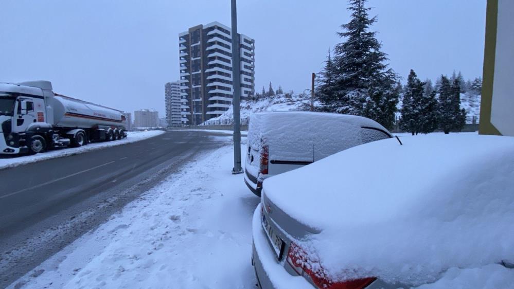 Kar Yağışı Kayseri’yi Beyaza Bürüdü1