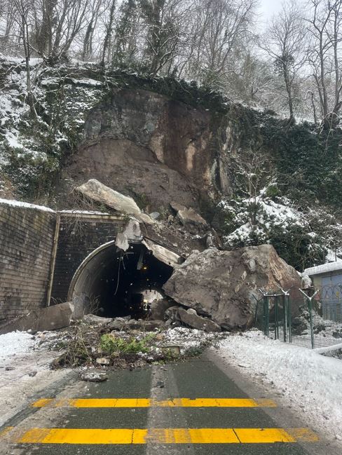 Karadeniz Sahil Yolu’nda Heyelan2