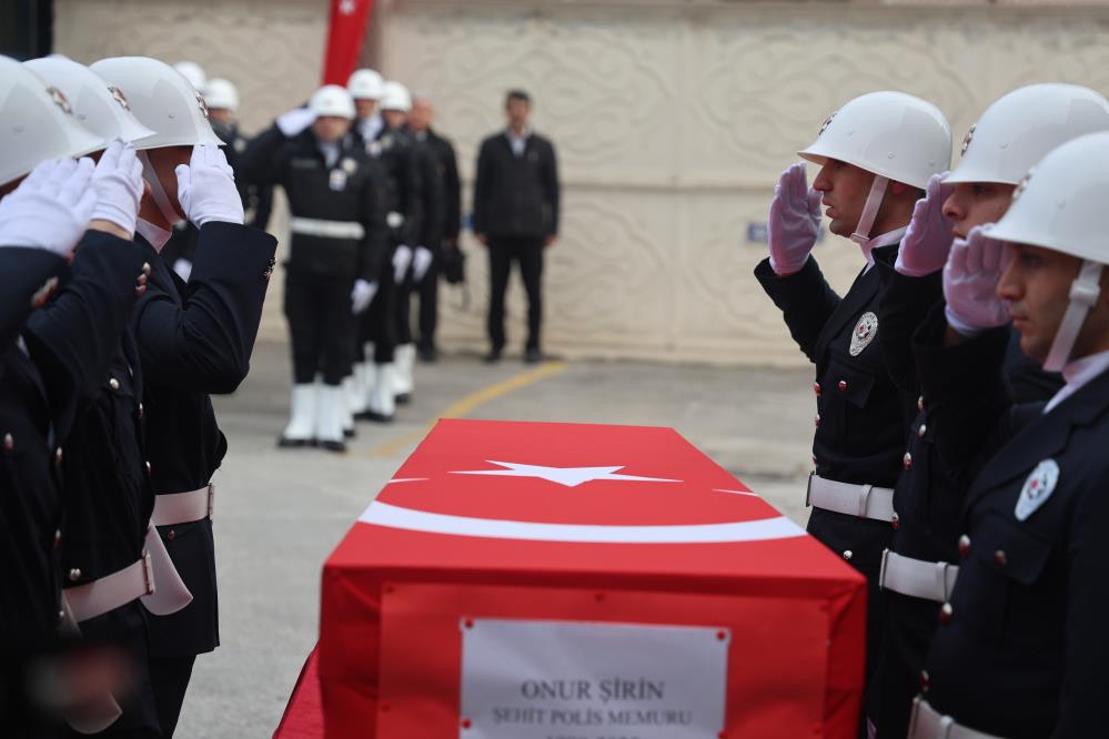 Kazada Şehit Olan Polis Memuru Onur Şirin Memleketine Uğurlandı1